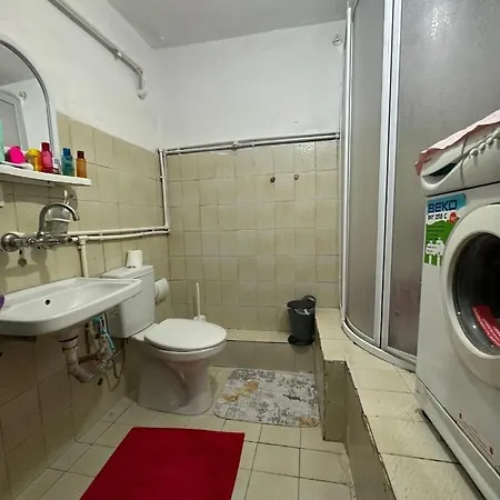 Apartment For Only Women Single Room, In Uskudar