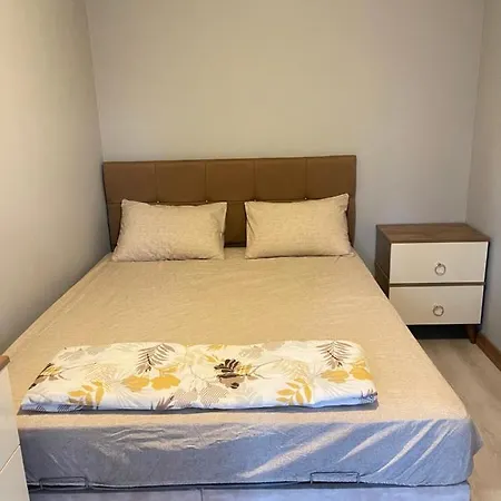 Goldist Apartment