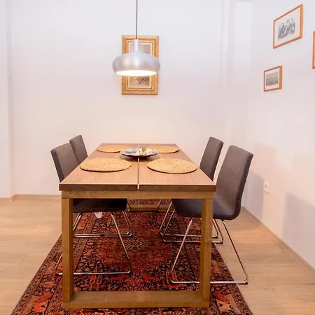 Cozy Oasis In Moda Steps To Seafront Apartment *