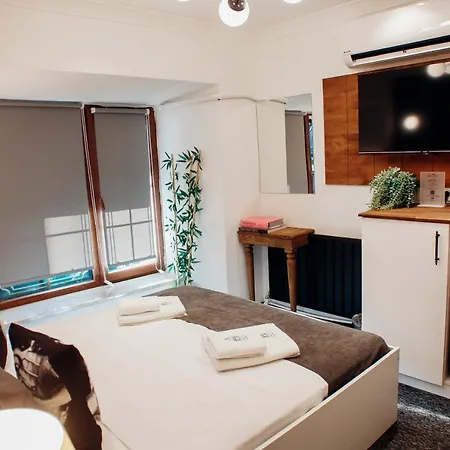 Istiklal Street Taksim House Yamalya Istanbul