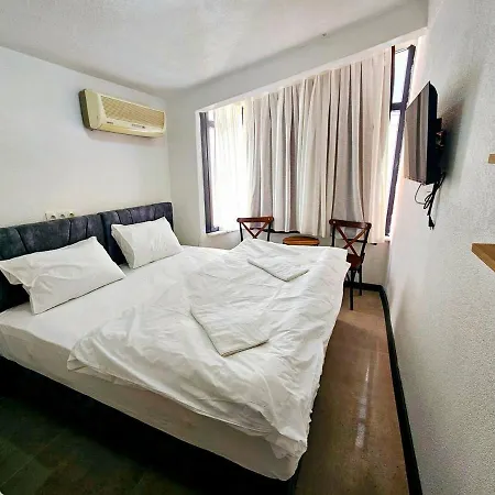 Hotel a capsule Noya *