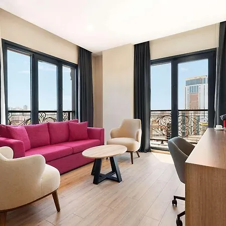 Tryp By Wyndham Atasehir Hotel 3*