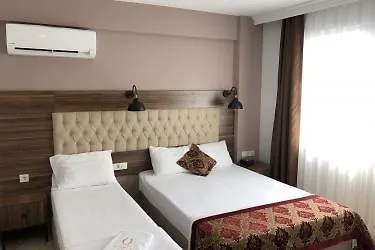 Otel The Reina 3*
