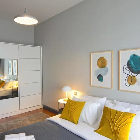 Spacious With Balcony- Tranquil Haven Istanbul