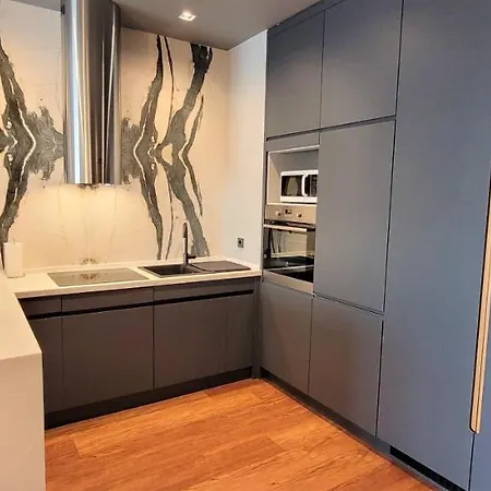 Apartment Spacious With Balcony- Tranquil Haven Istanbul