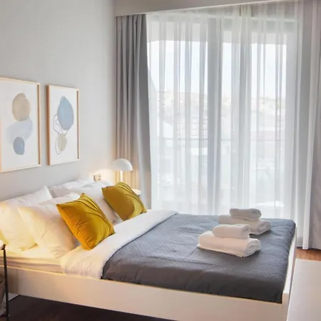 Apartment Spacious With Balcony- Tranquil Haven Istanbul