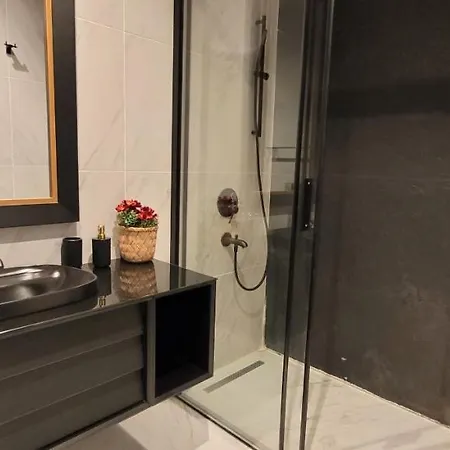 Apartment Spacious With Balcony- Tranquil Haven Istanbul