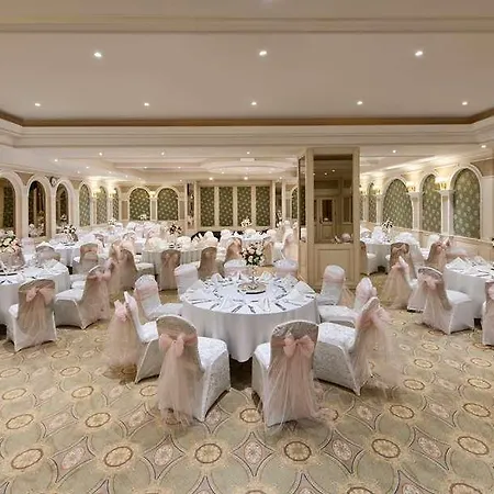 Elite World Prestige Hotel *