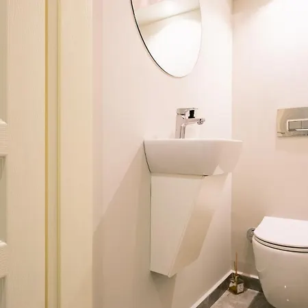 Chic Flat W Closed Balcony 10 Min To Bebek Shore *