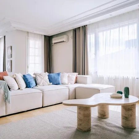 Sea View Duplex With Terrace 5 Min To Marina * Istanbul