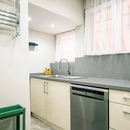 Chic Flat W Closed Balcony 10 Min To Bebek Shore Apartment *