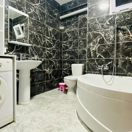 Sisli Pangalti Da 2+1 Jakuzili Lux Daire *
