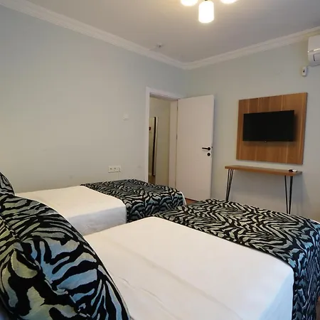 Hotel My House *