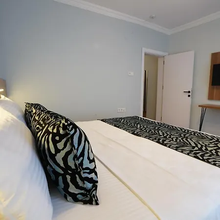 My House Hotel *