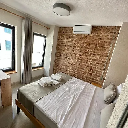 Elegance House Hotel *