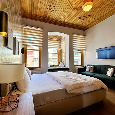 Refurbished Triplex In Taksim Casa vacanze