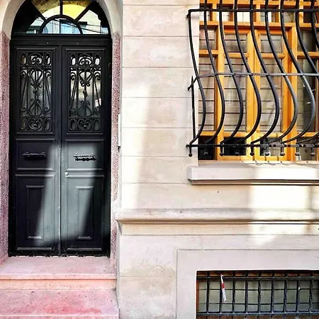 Refurbished Triplex In Taksim * Provincia di Istanbul