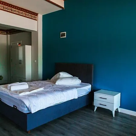 Yali House Aparthotel *