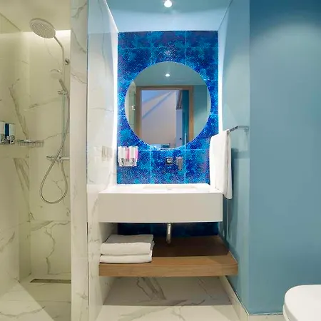 酒店 Hampton By Hilton Old 3*
