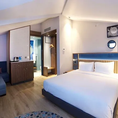 Hampton By Hilton Old 酒店
