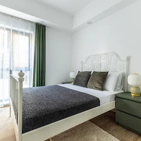 Stunning Retreat 3 Min To Kanyon Mall Apartment