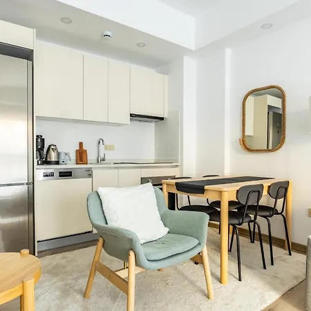 Apartment Stunning Retreat 3 Min To Kanyon Mall Istanbul