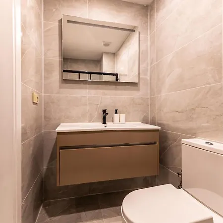 Apartment Stunning Retreat 3 Min To Kanyon Mall