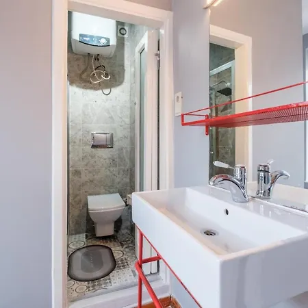 Apartment Chic Flat With Balcony 5 Min To Taksim Sq *