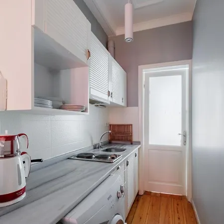 Chic Flat With Balcony 5 Min To Taksim Sq * Istanbul