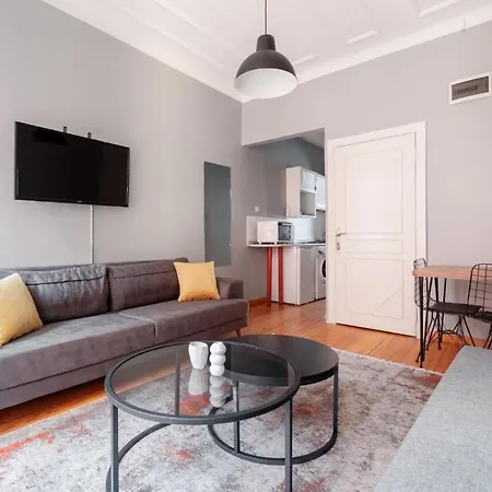 Chic Flat With Balcony 5 Min To Taksim Sq