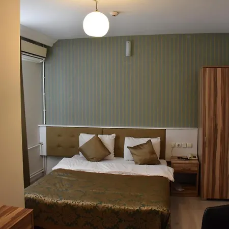 Hotel Gross *