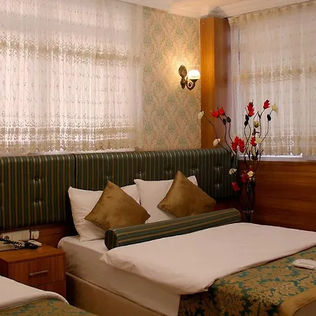 Gross Hotel *