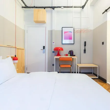 Popstel Hotel *