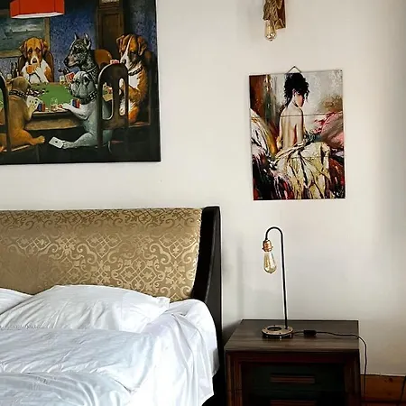 Guest House *