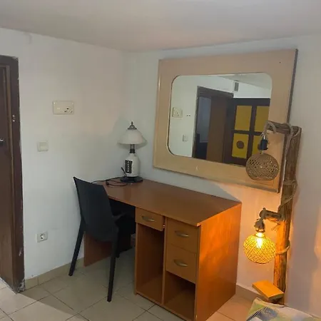 Guest House *
