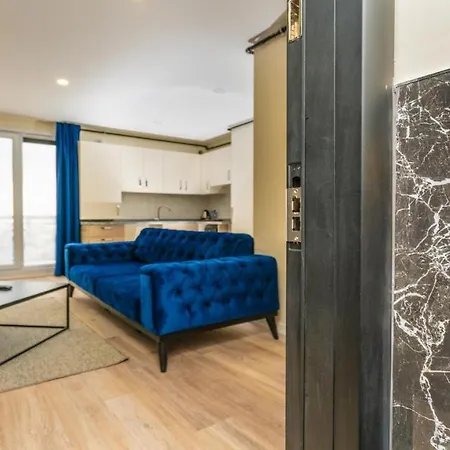 Guest Suites Hotel 4*