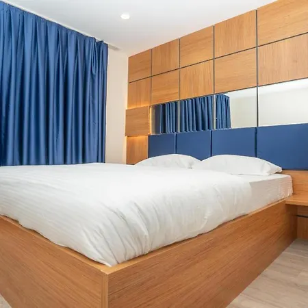 Hotel Guest Suites