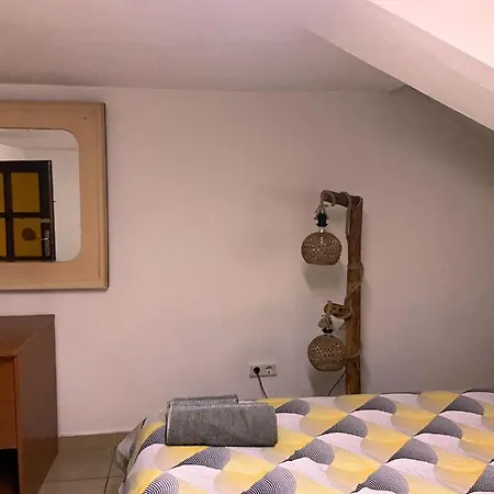 Guest House *