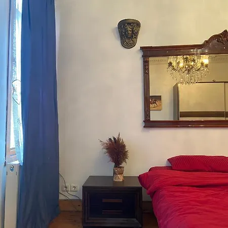 Guest House *