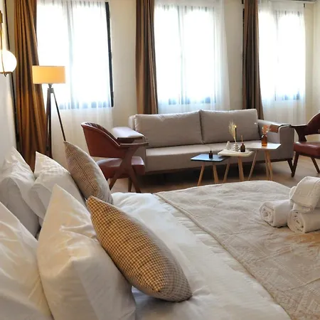 Golden Door Hotel