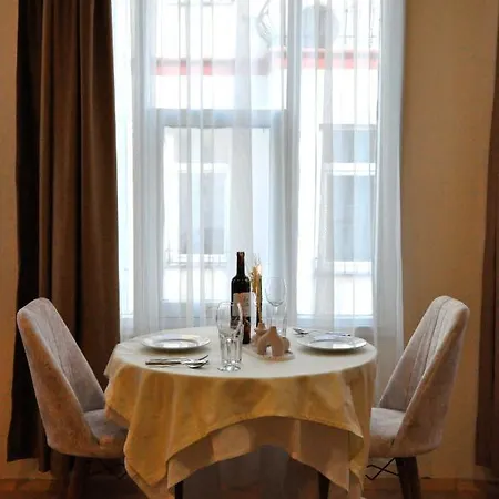 Hotel Golden Door