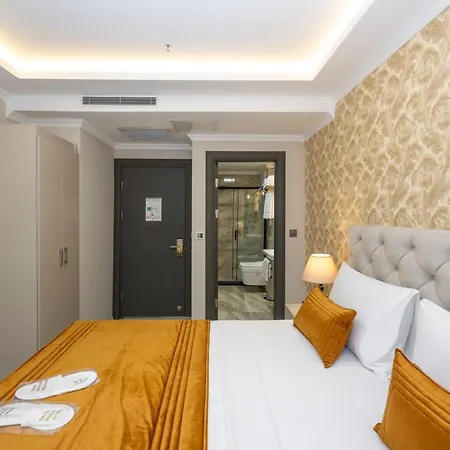 Skystar Deluxe Hotel 2*