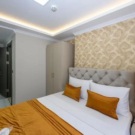 Skystar Deluxe Hotel 2*