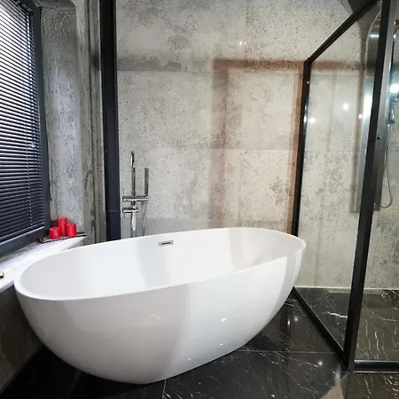 Monev Aparthotel *