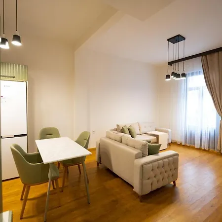 Monev Aparthotel *