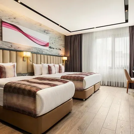 Ramada By Wyndham Umraniye Hotel *