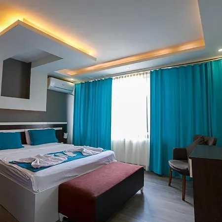 Aparthotel Sara Suit