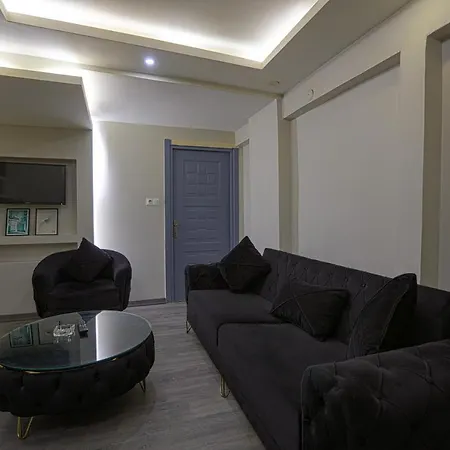Aparthotel Sara Suit *