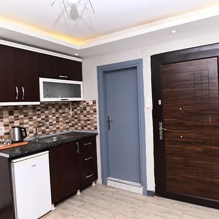 Aparthotel Sara Suit *