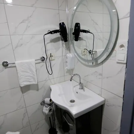 Aparthotel Sara Suit *